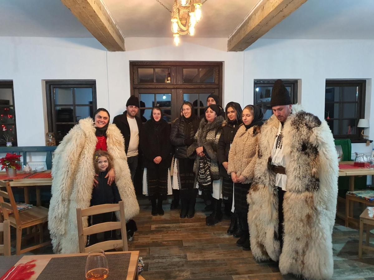 Villa Ograda Bunicilor Baia de Fier Esterno foto